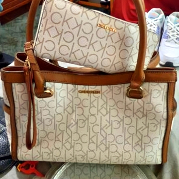 Calvin Klein Purse/Wallet Combo - Picture 1 of 4